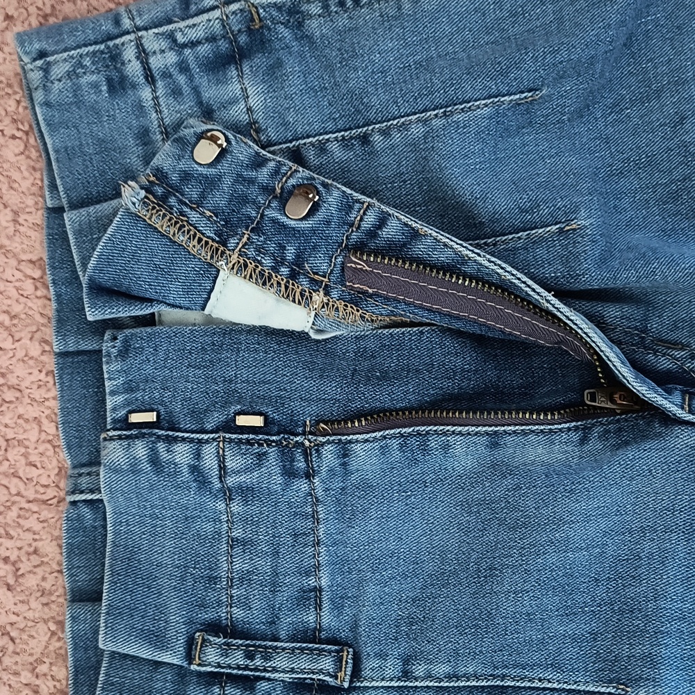 Madewell Women's Pleated Wide Leg Jeans - Picture 3 of 6